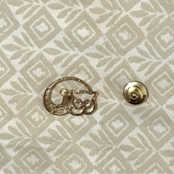 vintage gold and diamond cat brooch - Picture 14 of 14